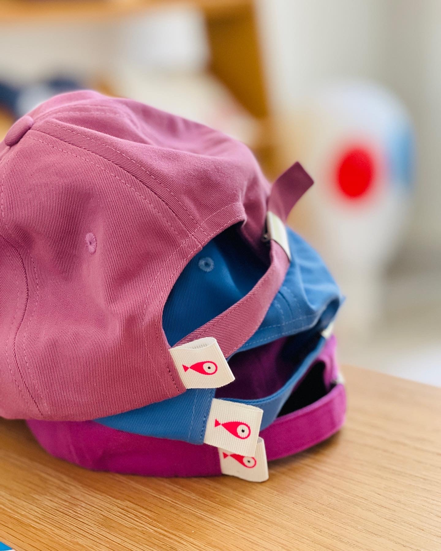 Cap Classic "Fish" Slightly curved brim Fish embroidery on the side Label on the back Buckle to adjust the fit 3 Colors available : Light Blue Grape Purple ( darker color than the sweet potato purple ) Sweet Potato Purple ( lighter color than the grape purple ) 100 % cotton One size