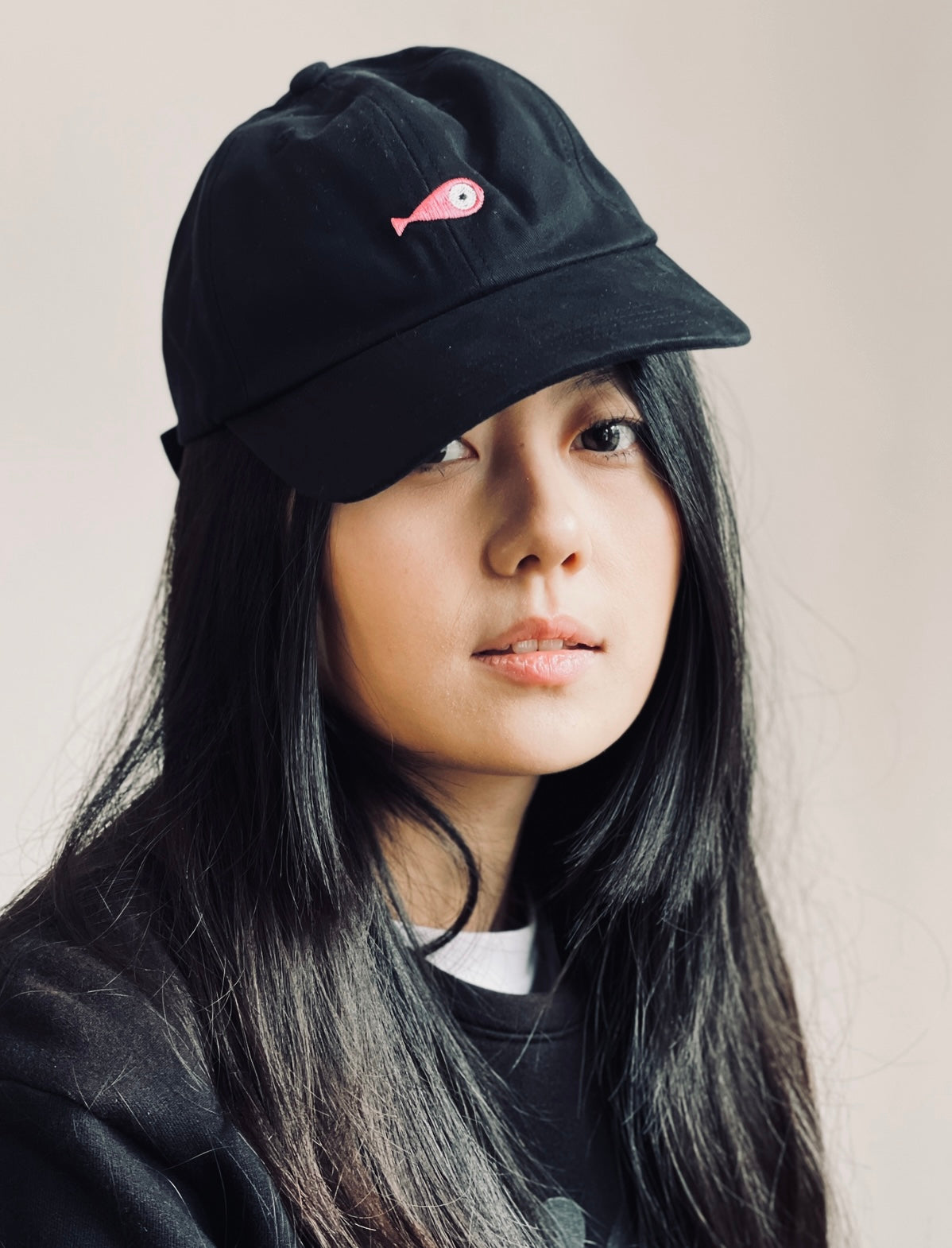 Cap Classic "Fish"  Slightly curved brim  Fish embroidery on front  Label on the back  Buckle to adjust the fit  5 Colors available : Navy Blue, Black, Pink, Olive Green and Light Beige  100 % cotton  One size 