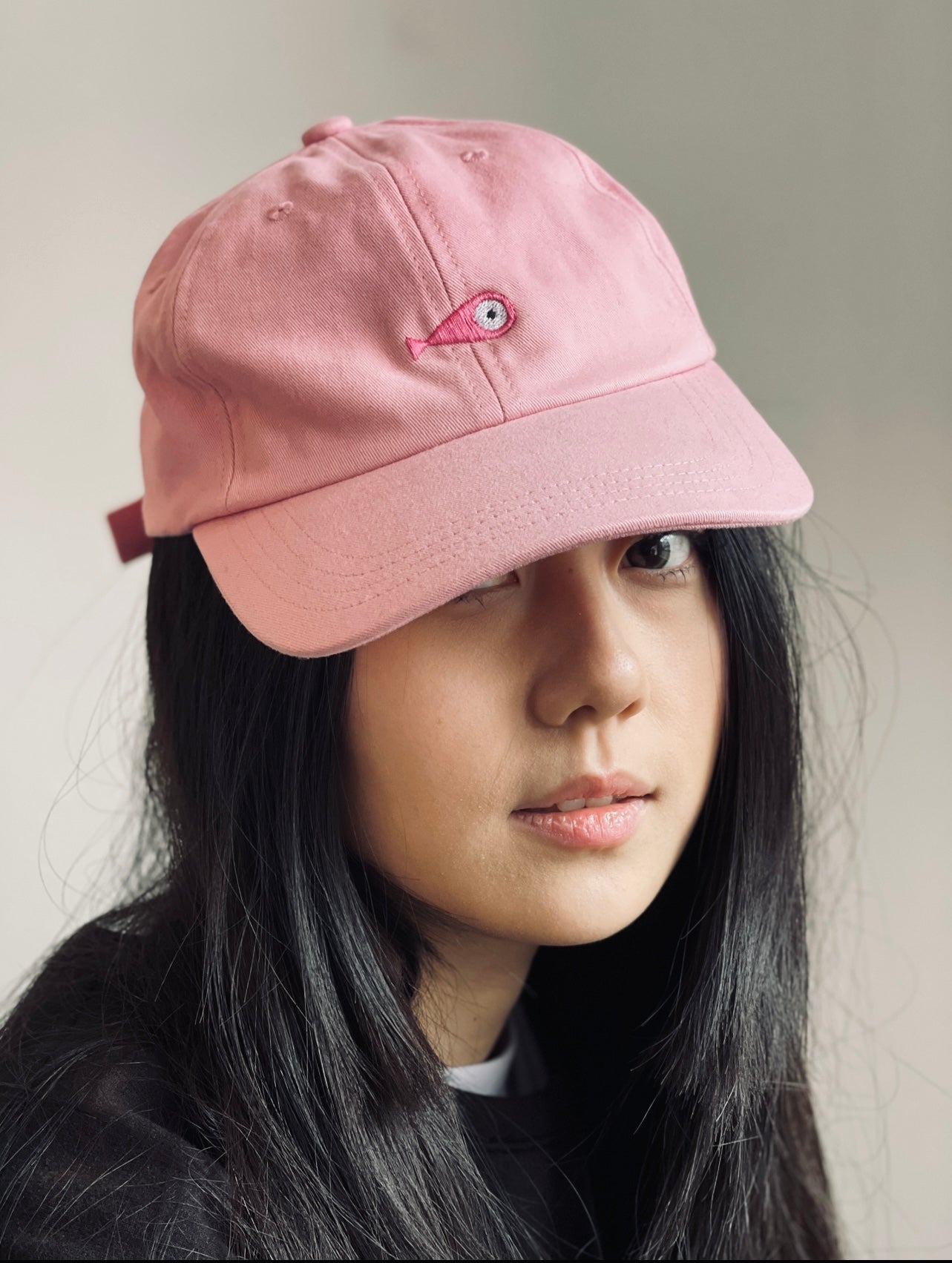 Cap Classic "Fish"  Slightly curved brim  Fish embroidery on front  Label on the back  Buckle to adjust the fit  5 Colors available : Navy Blue, Black, Pink, Olive Green and Light Beige  100 % cotton  One size 