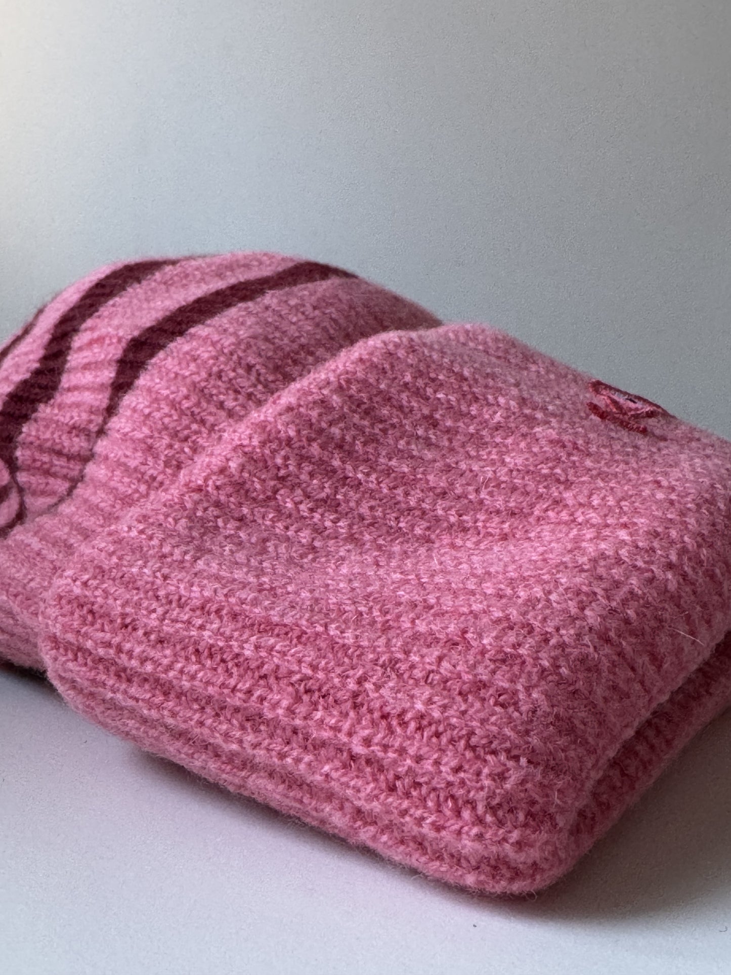 BEANIE STRIPED "FISH" PATCH